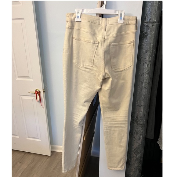 High Rise Universal Thread button down Jeans - Picture 4 of 4